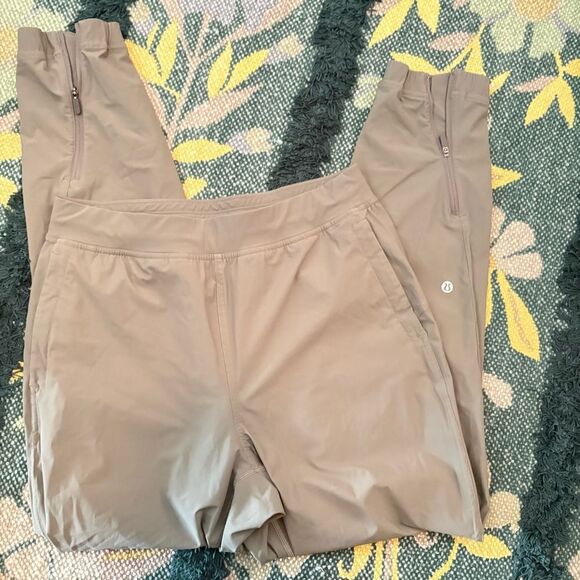 Lululemon High Waisted Joggers - Sheer Oak - Size 8 - Picture 2 of 3